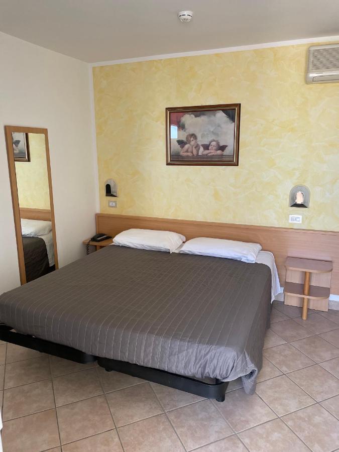 Hotel Palos ริมินี ภายนอก รูปภาพ