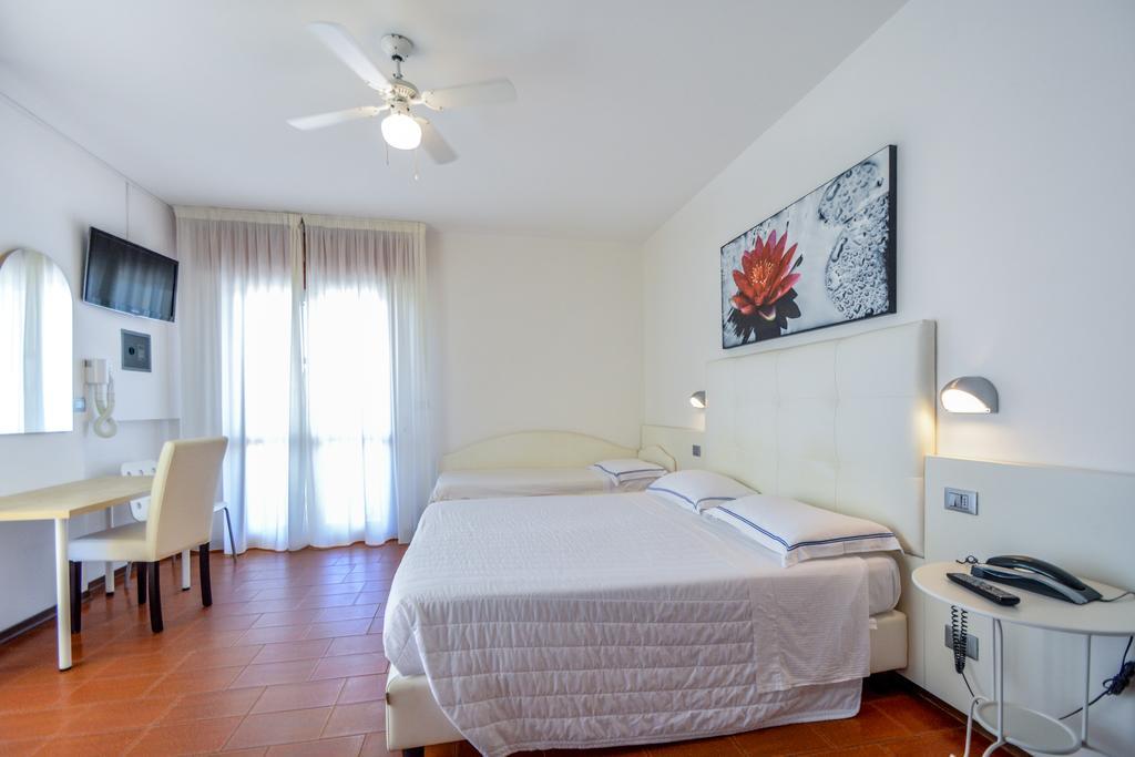 Hotel Palos ริมินี ภายนอก รูปภาพ